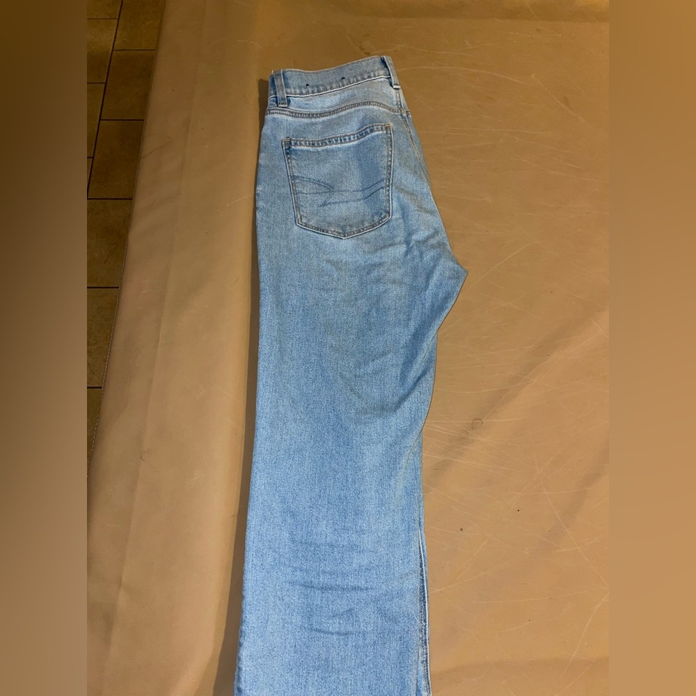 Basically Brand New American Eagle Outfitters Lig… - image 4